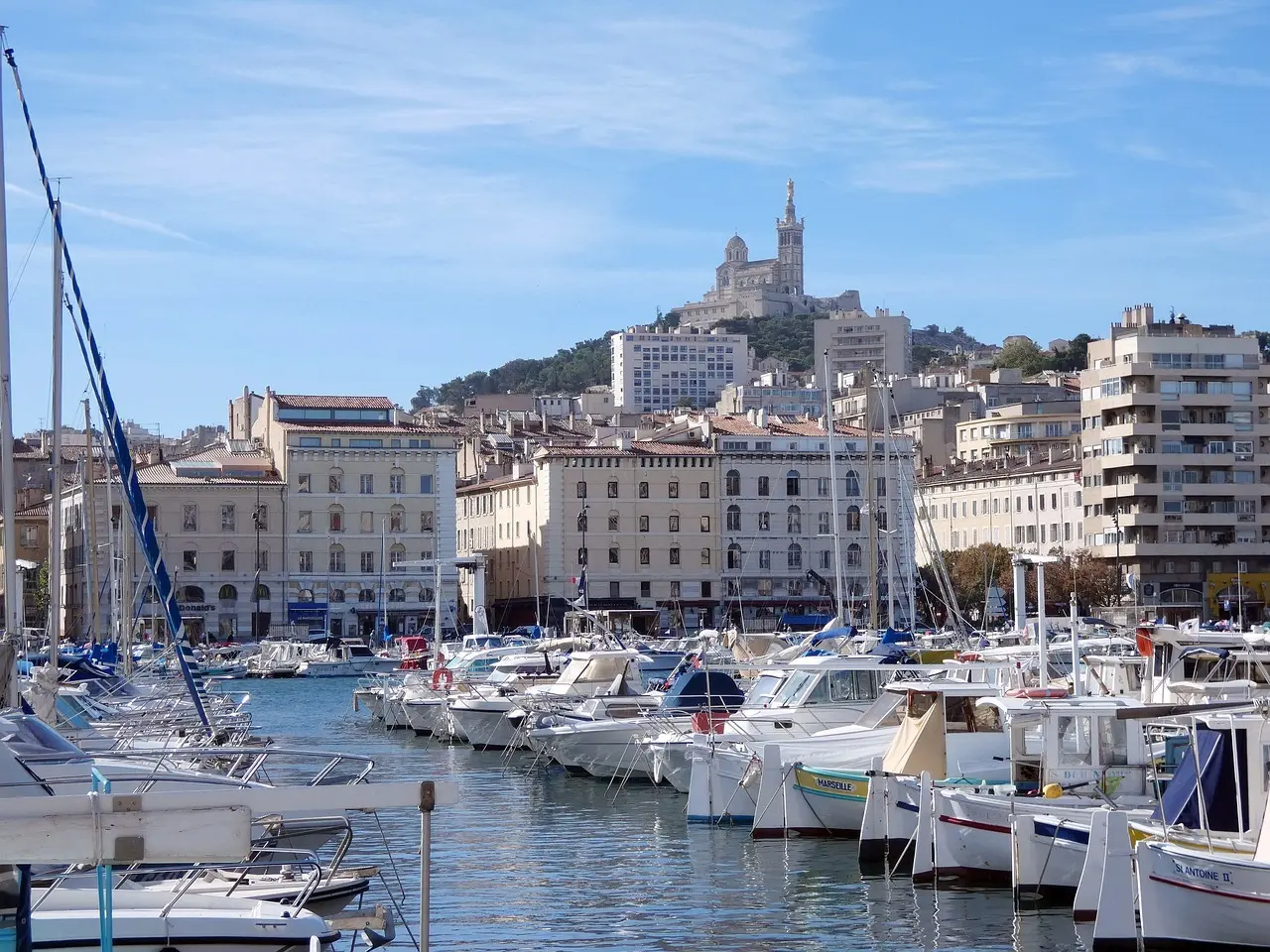 Hvordan er vejret i Marseille i oktober måned?