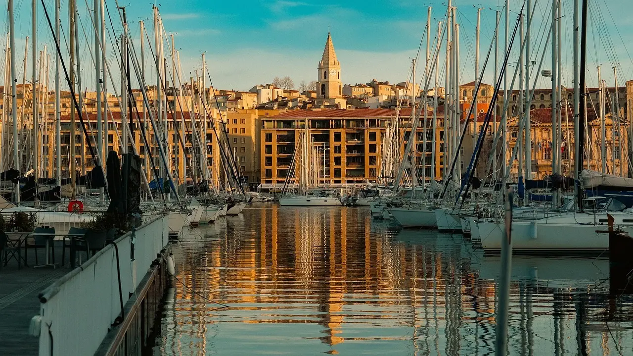 Hvordan er vejret i Marseille i december måned?