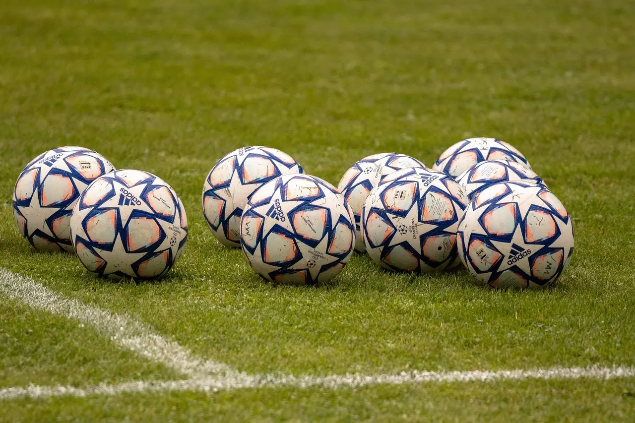 Dramatik i begge ender af kampene: Straffespark, sene afgørelser og solide clean sheets i National 2 – Gruppe C, runde 26