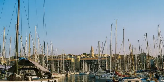 Hvordan er vejret i Marseille i august måned?