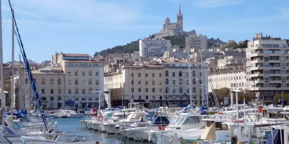 Hvordan er vejret i Marseille i oktober måned?