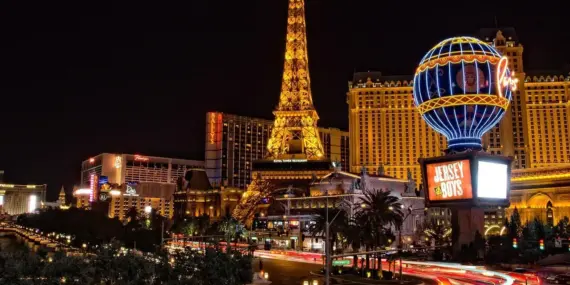 Hvornår blev Eiffeltårnet bygget? Historien bag Paris' mest berømte vartegn