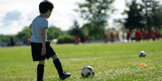 Ligue 2, runde 14: Sene udligninger, straffedrama og tætte opgør over hele Frankrig