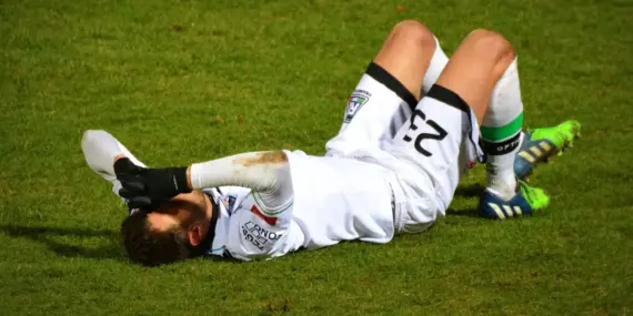 Ligue 2, runde 19: Stabile hjemmebaner, markante udesejre og disciplinære nedslag i en intens vinterrunde