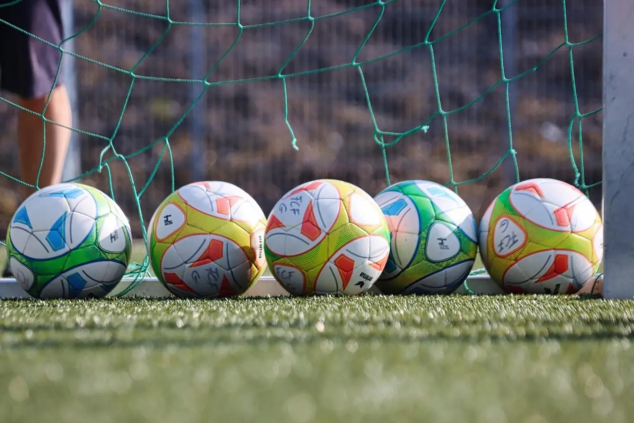 National 2 – Gruppe C, runde 19: Målrige værter i Andrézieux, sikre ude-takter fra Nîmes og en runde præget af sene udligninger