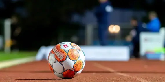 Rødt drama, sene scoringer og en stor hjemmegevinst: National 2 – Group B, runde 10 i fokus