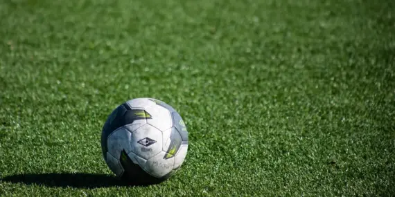 Runde 12 i National 2 – Gruppe B: rødt kort i Chambly, sene afgørelser og målrig eftermiddag i Thionville