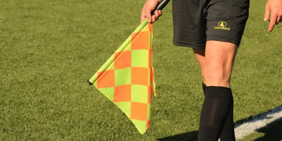 Runde 15 i Ligue 2: Strammere opgør, straffespark på stribe og en sen udligning i en rundesamling fra franskfodbold.dk