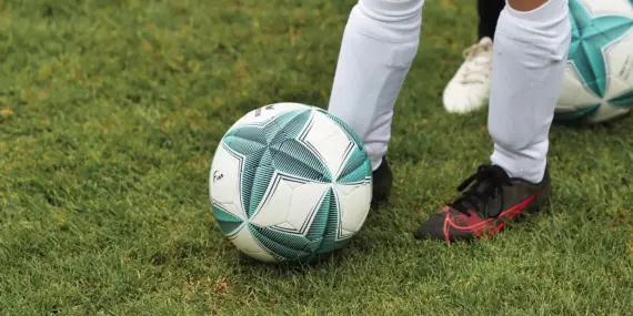 Små marginaler, store øjeblikke: National 2 – Group B runde 21 samlet på ét sted