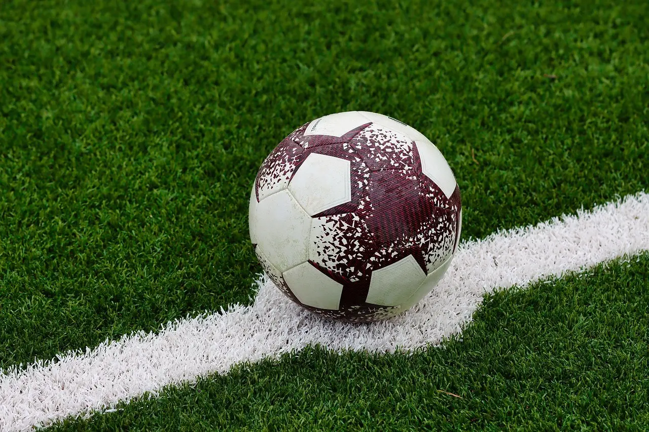 Storsejre, hattrick og rødt drama: Runde 29 i National 2 – Gruppe B satte en tyk streg under angrebsglæden